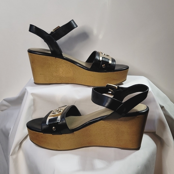 GBG Guess Danna Wedge Black Sandals, Women's size 8 - Picture 2 of 7